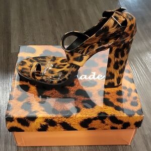 Chic Brown and Black Platform Heels with Ankle Strap